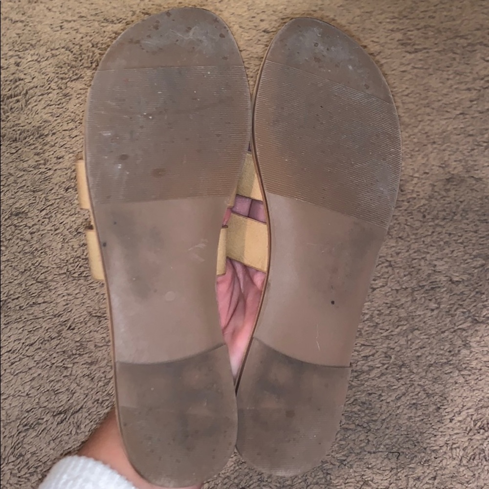 Tan sandals - Picture 2 of 2